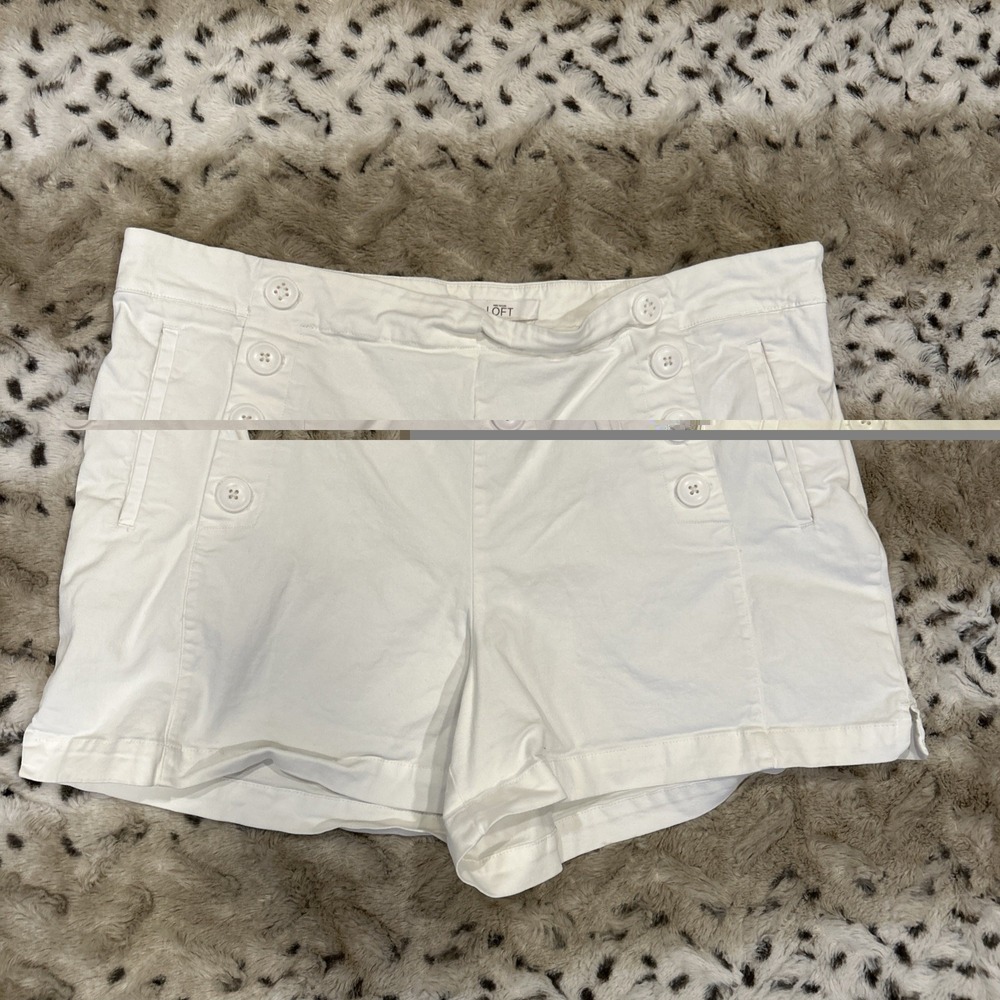 White Loft Ann Taylor Reviera Shorts With Slash Pockets And Big Buttons Size 14‎